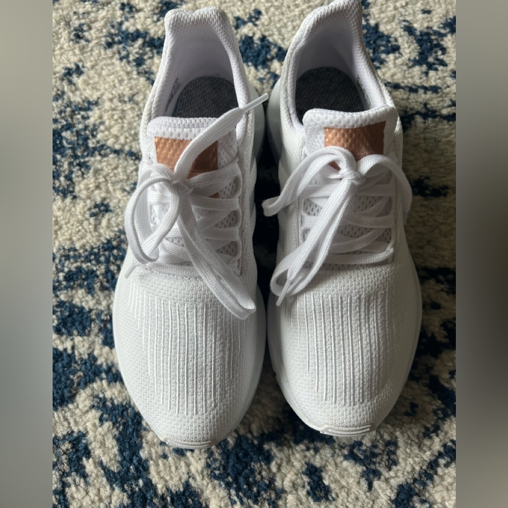 EUC Adidas Swift Run Sneaker